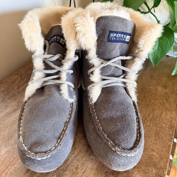 Sperry MacKenzie Size 9 Grey Suede Moccasin Booties Faux Fur Cabin Preppy Winter - Image 4