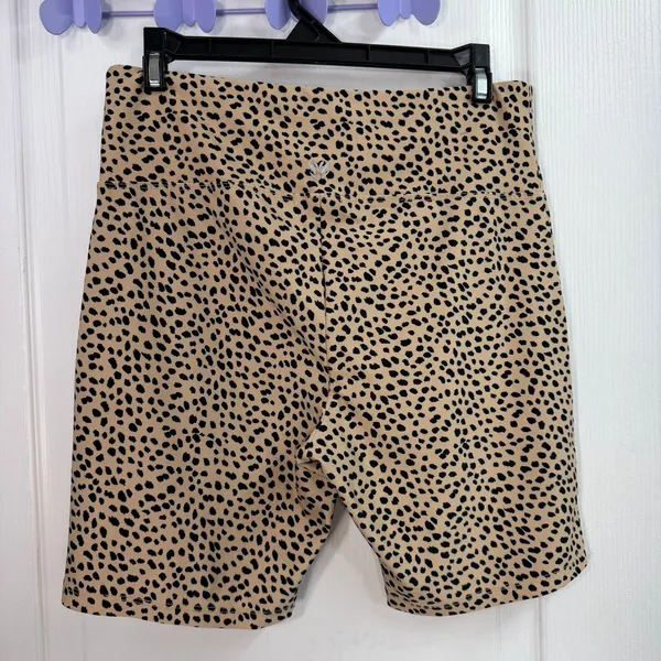 Forever 21 tan tummy control high waisted cheetah‎ biker yoga athletic shorts L - Image 5