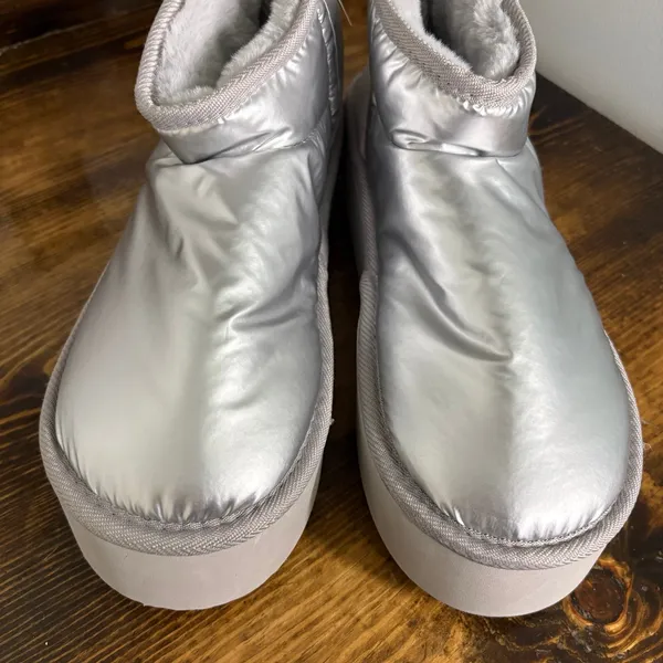 Steve Madden‎ Silver Metallic Puffer Boot Size 9/10 - Image 3