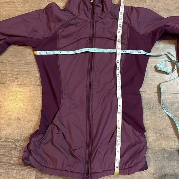 Lululemon Women's Can't Stop Jacket Hyper Stripe‎ Plum size 6 Small athleisure - Image 11