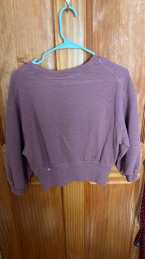 Lululemon sweater - Image 4