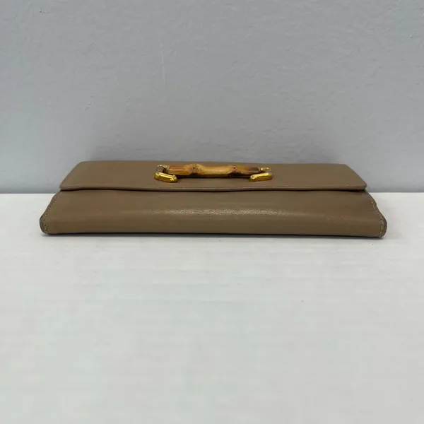 Gucci Bamboo Bi-Fold Leather Wallet in Tan - Preowned - Image 5