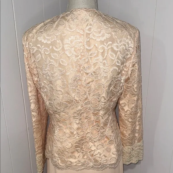 Christian Dior Elegant Lace Overlay Peach Dress Set - Image 9