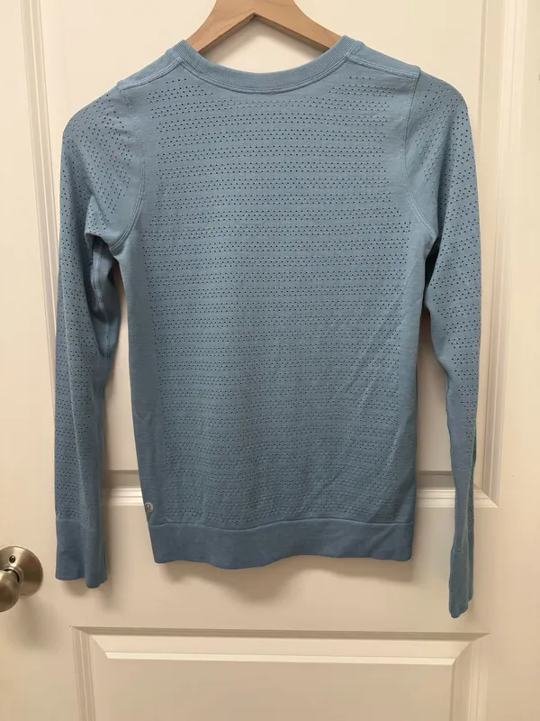 Lululemon Breeze by Long Sleeve Squad color Cascade Blue size 0. - Image 4