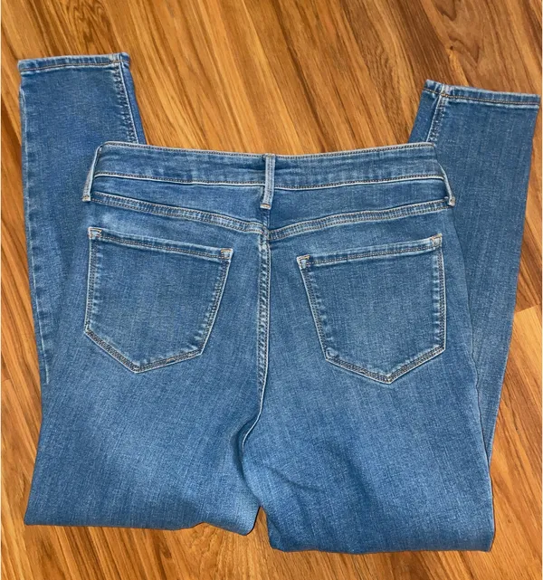 Old Navy Rockstar Super Skinny High-Rise Jeans - Image 5