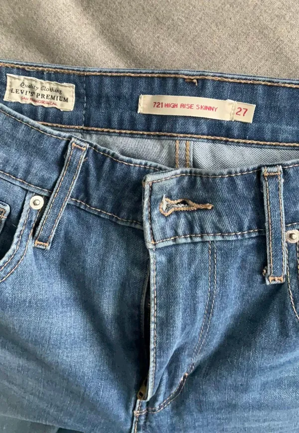 Levi's 721 High-Rise Skinny Jeans - Image 2