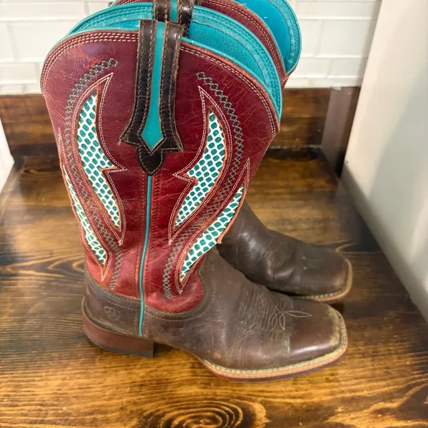 Ariat Brown And Burgundy VentTEK Ultra Western Boot‎ Size 6.5 - Image 2