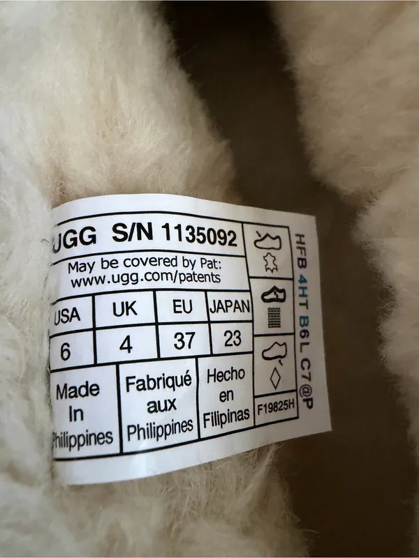 New UGG Classic Ultra Mini Platform Boots in chestnut size 6 - Image 5