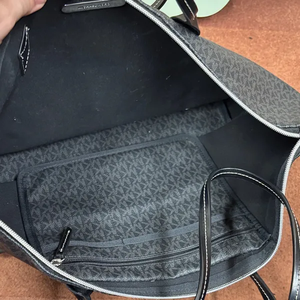 Michael Kors Gray and White Signature Tote - Image 3