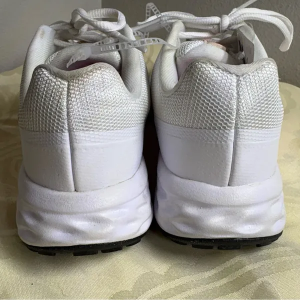 Nike White and Pink revaloution 6 Running Shoes size 5.5 NWT - Image 8