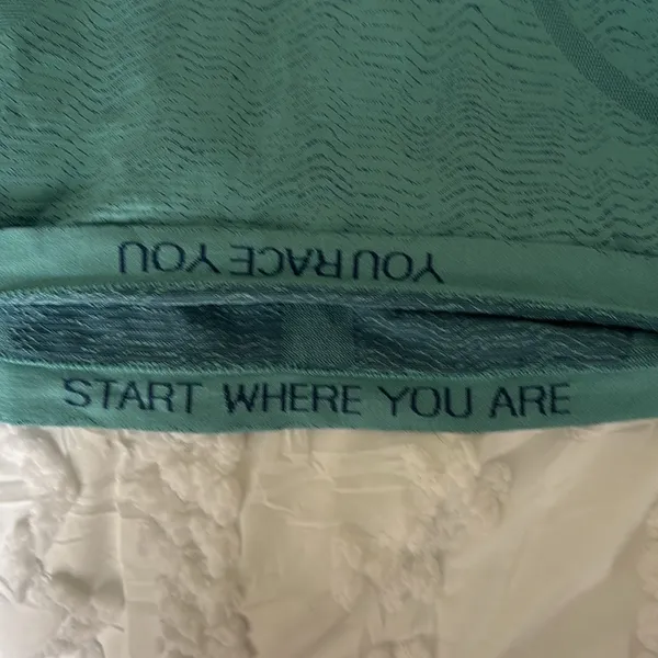 Rare, Lululemon longsleeve - Image 2