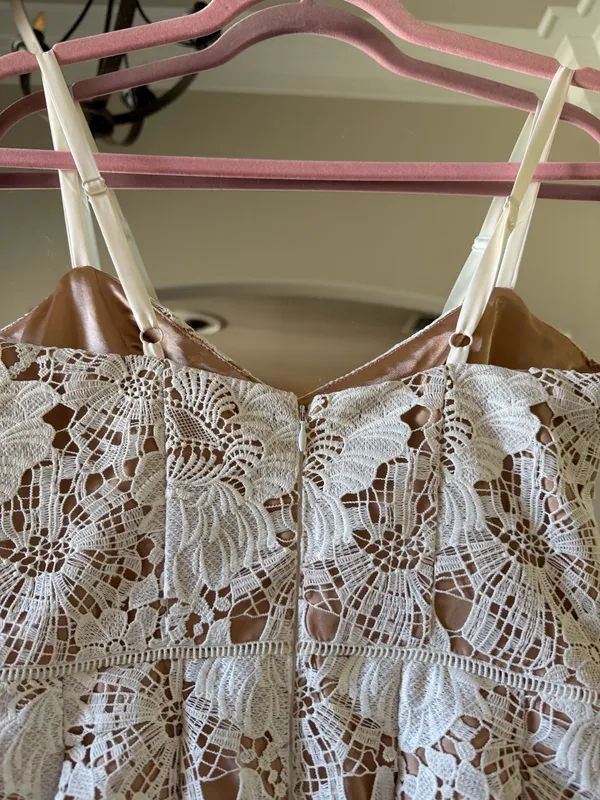 White House Black Market white lace midi dress with floral pattern, size 0 #lace #floral - Image 9