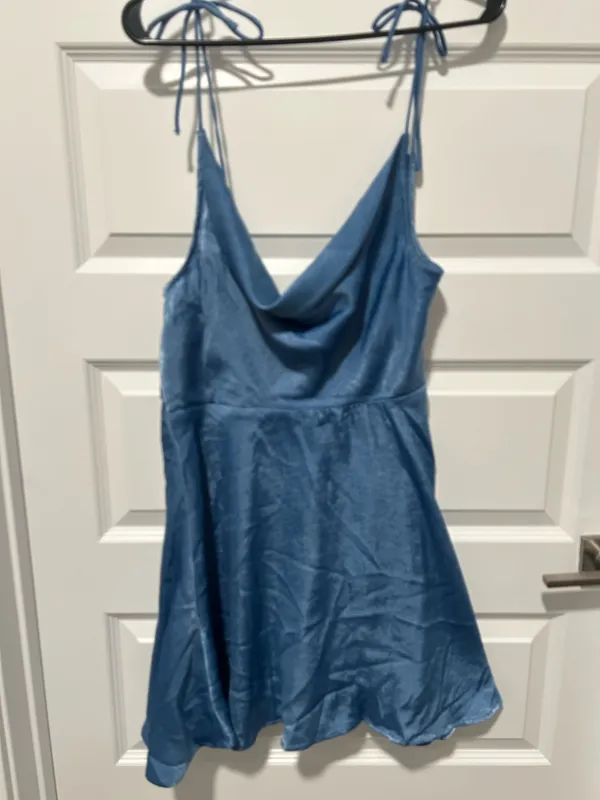 Olia Blue flowy mini dress Size M - Image 3