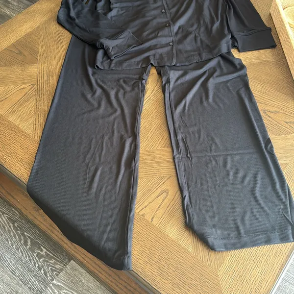 Skims Soft Lounge Rib Sleep Set, Brand New, Black, Size X-Small, $128 - Image 11