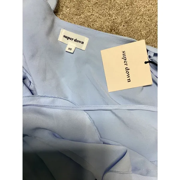 New. SUPERDOWN light blue wrap dress - Image 14