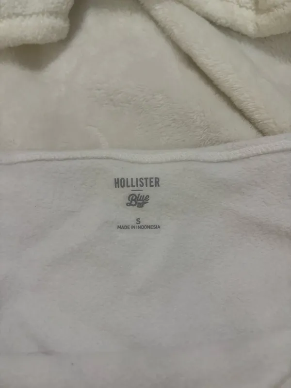 Hollister University of Miami Off the Shoulder Sweatshirt - Image 4