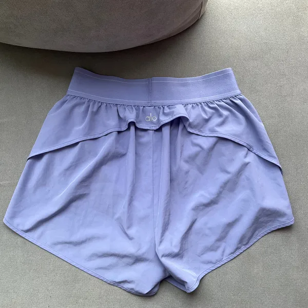 Alo Yoga Match Point Short Lilac Blue S - Image 2