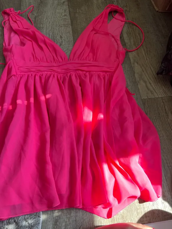 LUCY IN THE SKY Ysabel Chiffon Dress in Hot Pink Sz S Mini with back bow detail - Image 7