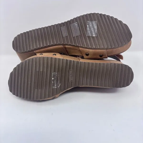 Bamboo Beehive-17 Wedge Sandals, Size 11, New with Box - Image 6