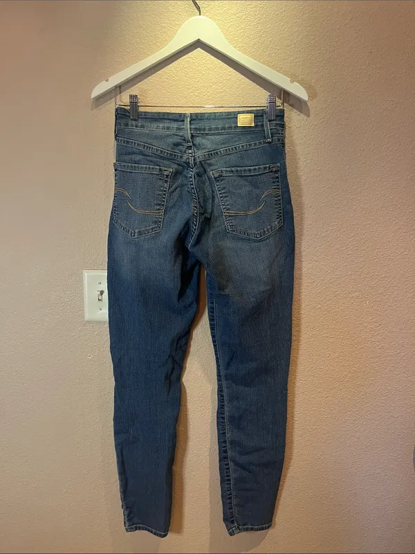 Levi’s Signature Gold Women’s Totally Shapping Skinny Jeans Size 4M - Image 5