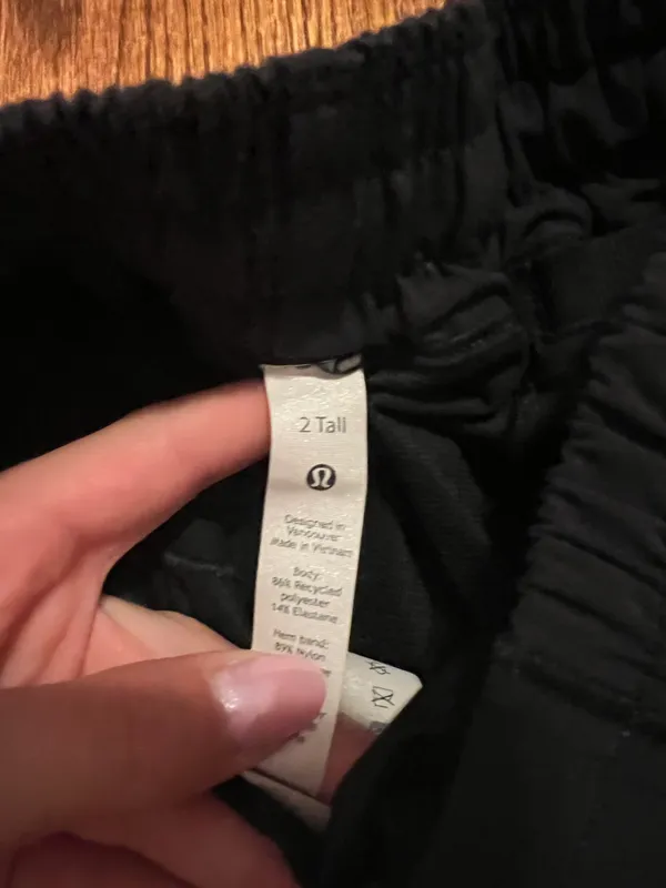 Lululemon Hotty Hot Shorts 4” - Image 2