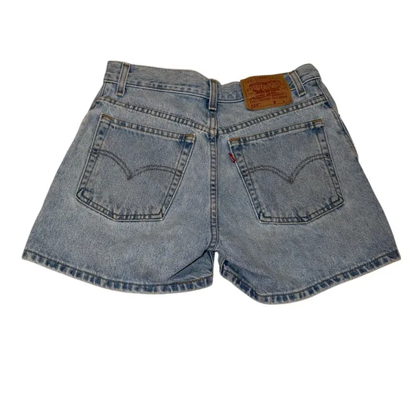 Levi's 555 Guy-Fit Jean Shorts - Image 2
