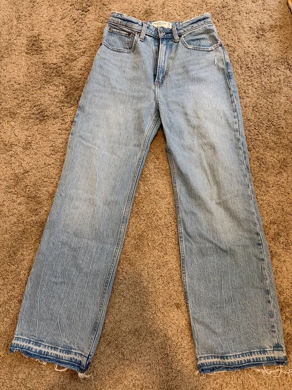 Abercrombie 90’s Relaxed Jeans - Image 2