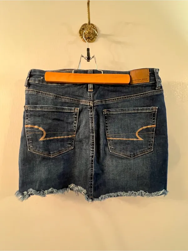 American Eagle Women’s Size 10 Hi-Rise Mini Skirt Denim Jean Cut‎ Off Dark Wash - Image 5