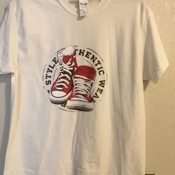 COPY - Gildan T shirt M with graphic print - Image 4