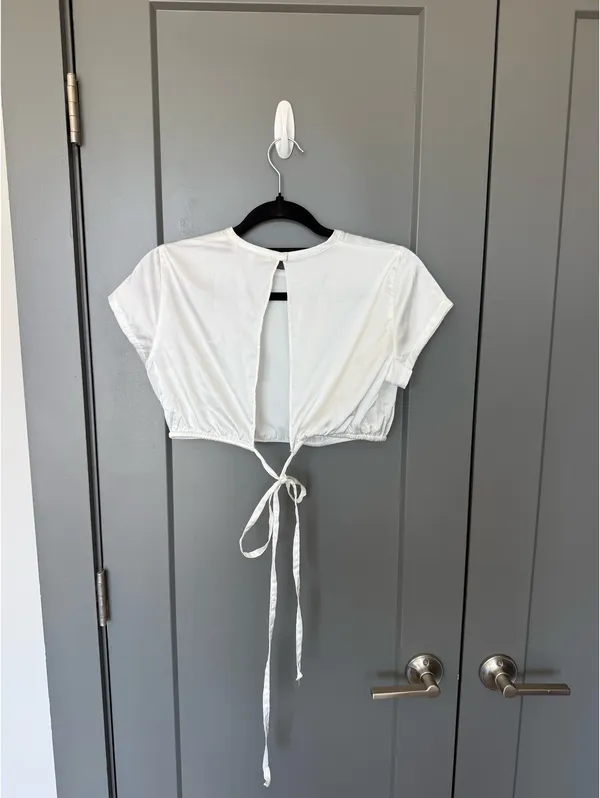 White Top Olivaceous Crop - Image 4