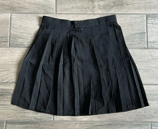 Black pleated skirt Size M - Image 3