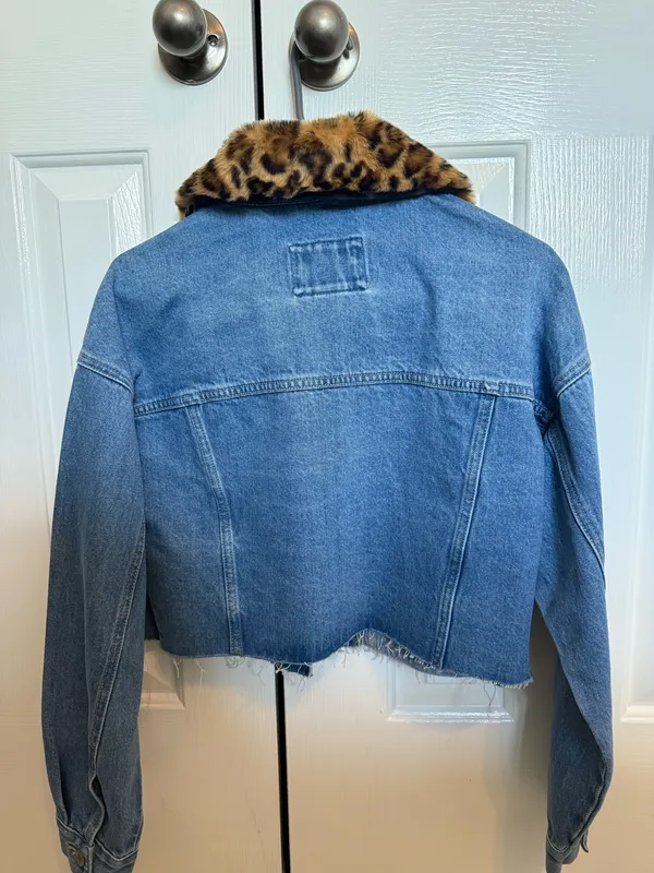 Forever 21 Cheetah Denim Jacket Fur - Image 6