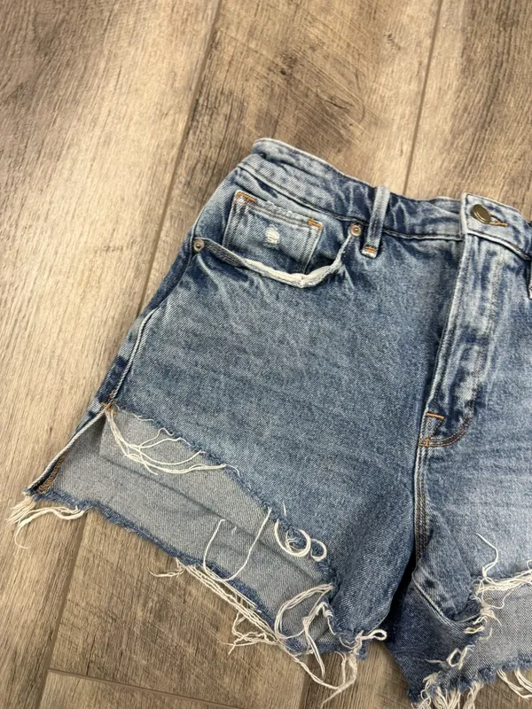 Good American Raw Hem Jean Shorts  - Image 5