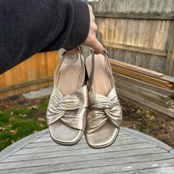Wonders F8202‎ Twist Antique Gold Block Heels nwt size 36 - Image 9