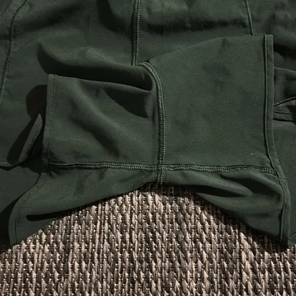 Lululemon Hotty Hot High-Rise Lined Short 4" - Image 3
