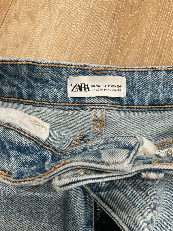 ZARA Light Wash High-Rise Jean Shorts - Image 3
