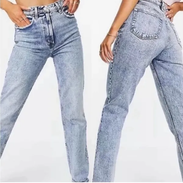 Abercrombie & Fitch 90's Straight Ultra High Rise Acid Wash Jeans 37‎ / 24 - Image 2