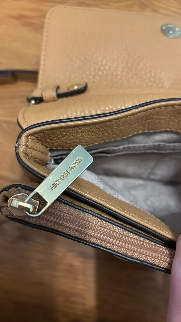 Michael Kors Purse Crossbody - Image 6