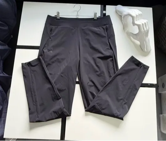 On Running Women's Lightweight Pants Black Size S - Elastic Waist Ankle Zip - Image 6