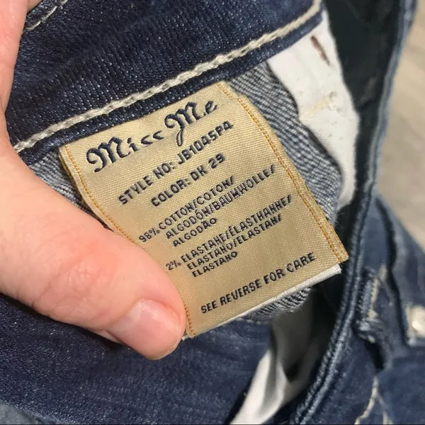 Miss Me Boyfriend Capri Jeans; 29 Women’s - Image 8
