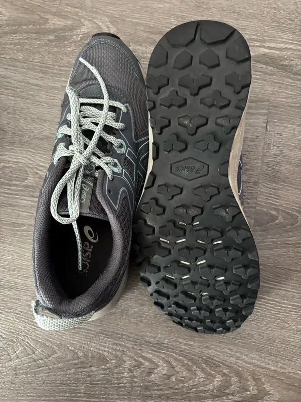 Grey Sneakers Sz.9 running shoes or athletic shoes - Image 5
