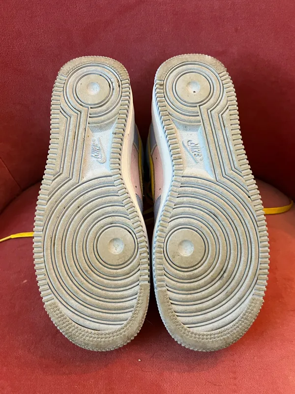 Nike Air Force 1 Women’s 7.5 Sneakers - Image 3