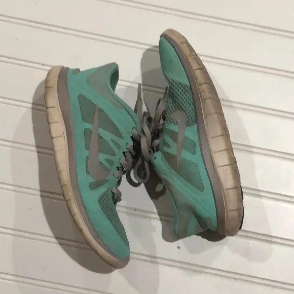 Nike free sneakers - Image 2