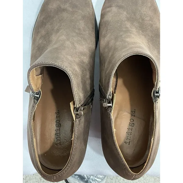 Womans Indigo Rd 8 M Brown Pointed Toe Zip Up Bootie - Image 6
