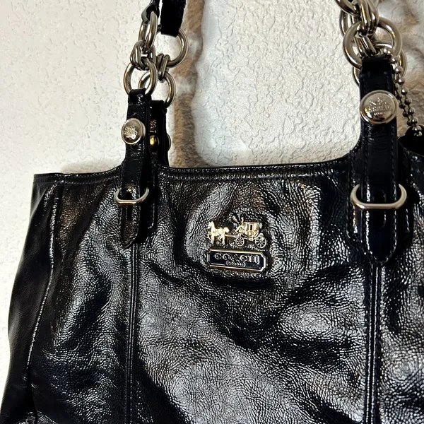 Coach Carryall Madison Handbag Navy Patent Leather Silver Logo - Image 2