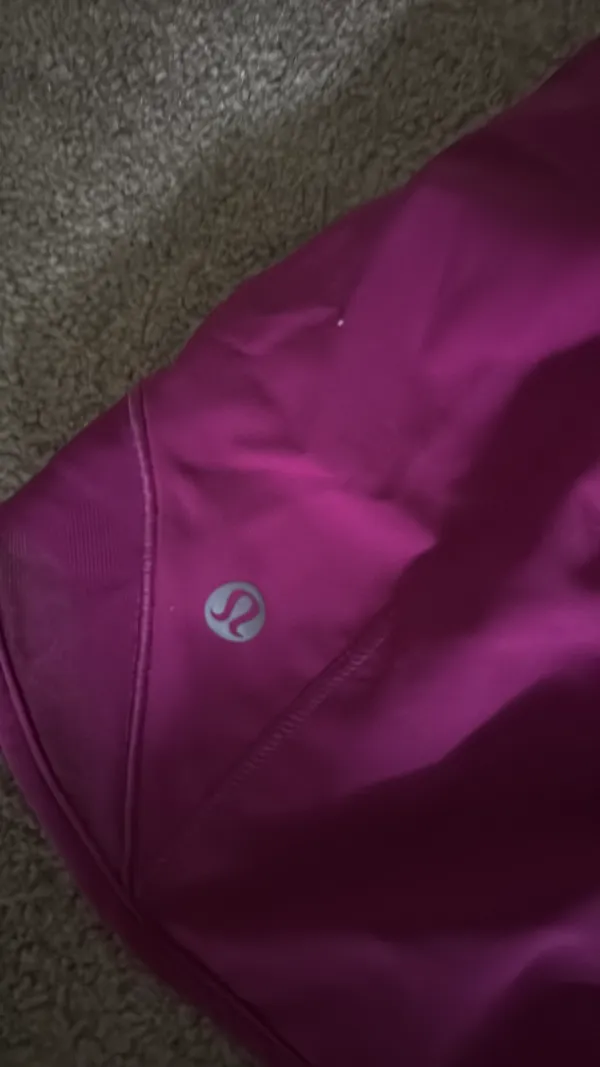 Lululemon Hotty Hot 2.5" Low-Rise - Image 2