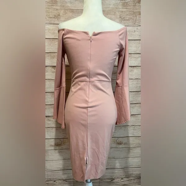 Lulus All She Wants Off-the-Shoulder Midi Dress size medium - Image 5