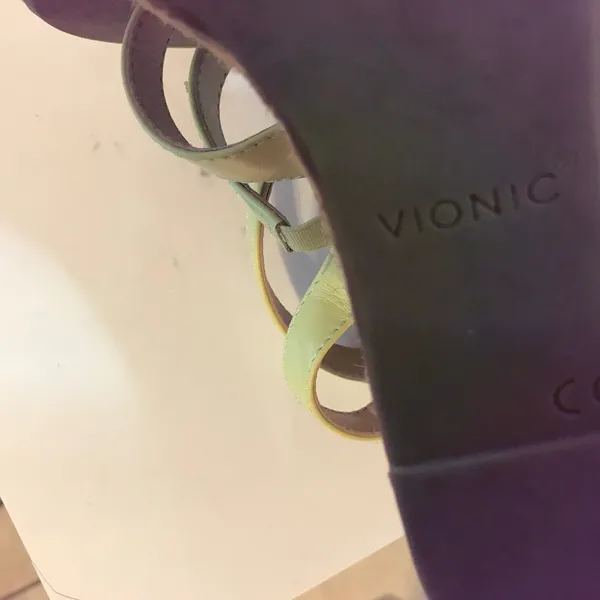 Vionic Sabina wedge-heel platform sandals in pale lime green leather, like new! - Image 12