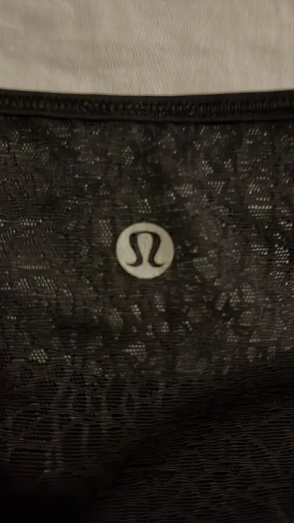 Lululemon cropped tank top size 2  - Image 3