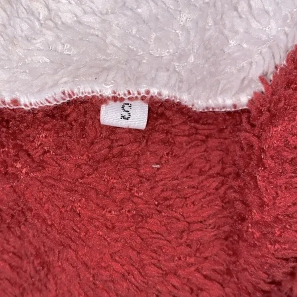 Fuzzy sweater size small - Image 4